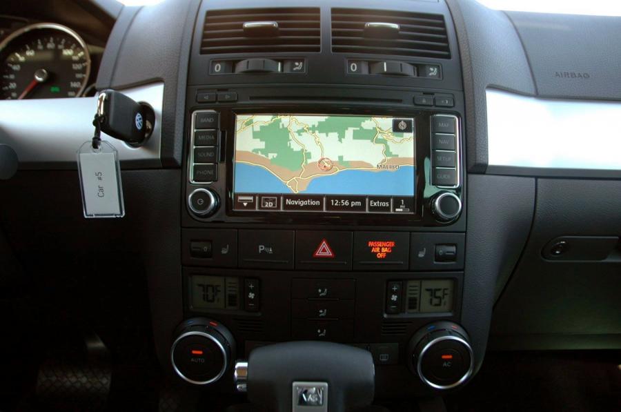  Volkswagen Touareg V6 TDi 2009 года  (фото 15 из 24)